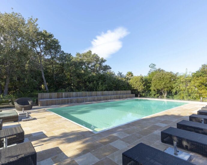 Porto-Vecchio, Domaine de Cala Rossa, Villa 7 bedrooms, pool and close to the beach