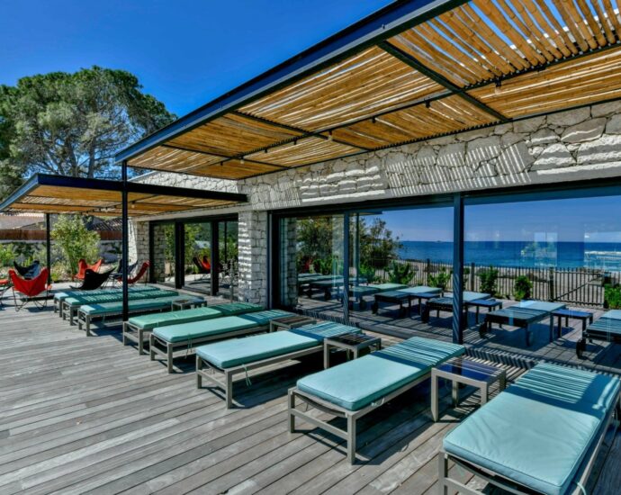 Porto Vecchio, Saint Cyprien, villa 5 chambres, pied dans l&rsquo;eau