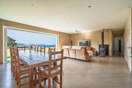 Lumio, Villa 6 chambres, vue mer panoramique, piscine, proche plage
