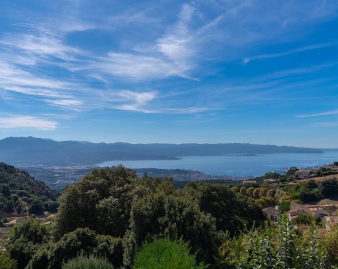Ajaccio, Alata, Villa contemporaine avec vue mer panoramique, 5 chambres, piscine, proche Ajaccio