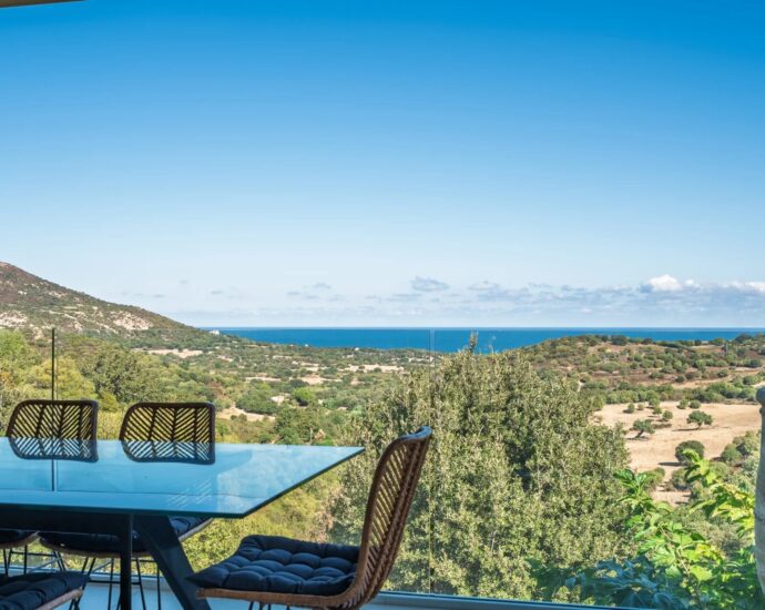 Aregno, proche L&rsquo;Ile Rousse, Villa 3 chambres, piscine, vue panoramique, proche plage