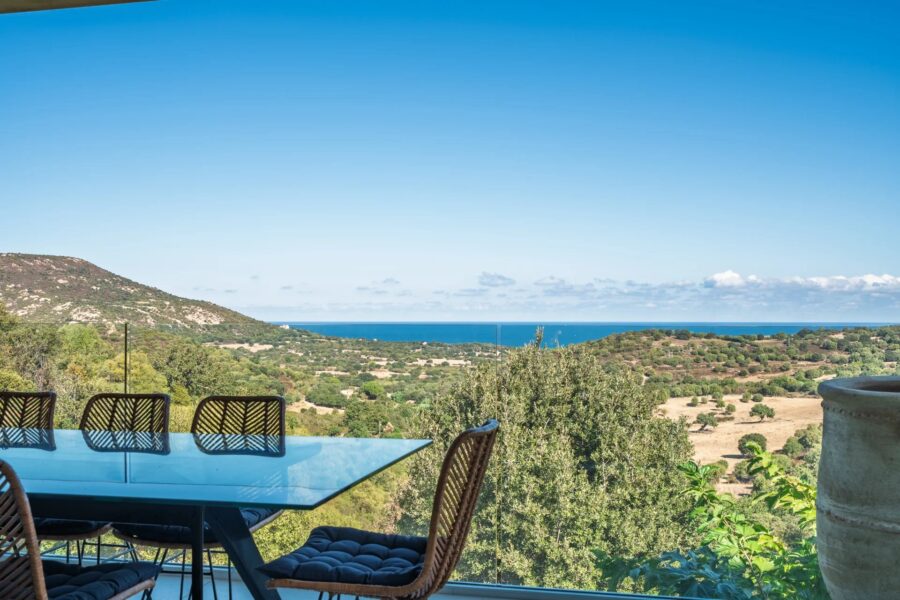 Aregno, proche L&rsquo;Ile Rousse, Villa 3 chambres, piscine, vue panoramique, proche plage