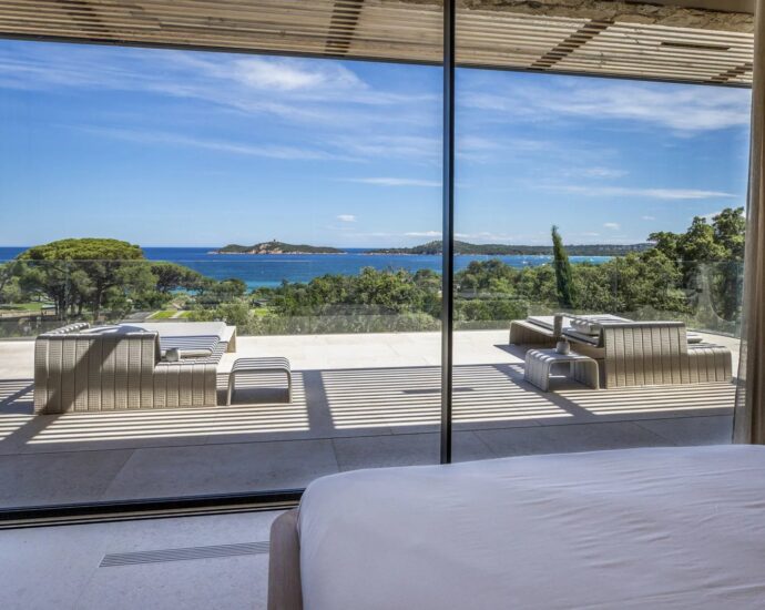Villa d’exception à Caramontino – Création d’architecte, vue mer panoramique & plage à pied