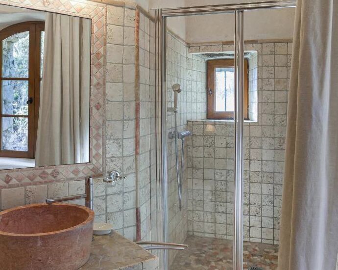 Proche Ile-Rousse, Villa 7 chambres, vue montagnes, piscine.