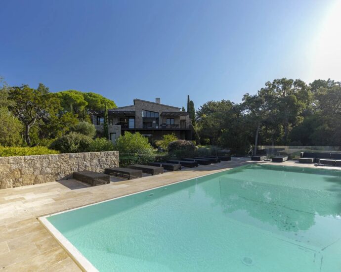 Porto-Vecchio, Domaine de Cala Rossa, Villa 7 bedrooms, pool and close to the beach