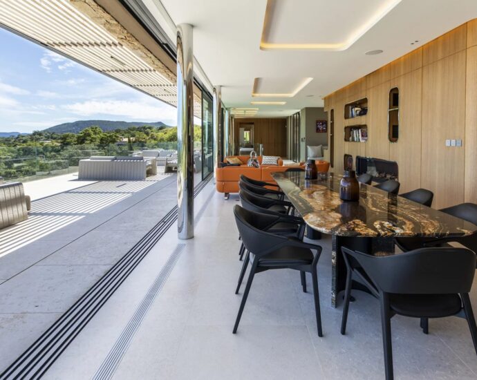 Villa d’exception à Caramontino – Création d’architecte, vue mer panoramique & plage à pied