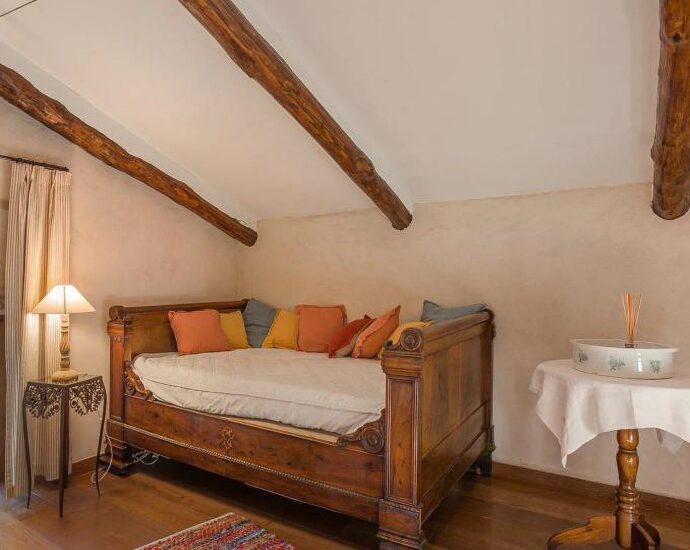 Proche Ile-Rousse, Villa 7 chambres, vue montagnes, piscine.