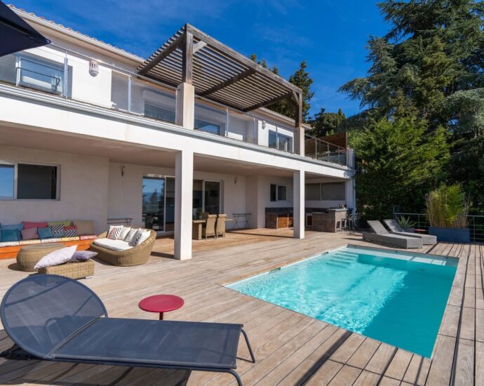 Ajaccio, Alata, Villa contemporaine avec vue mer panoramique, 5 chambres, piscine, proche Ajaccio