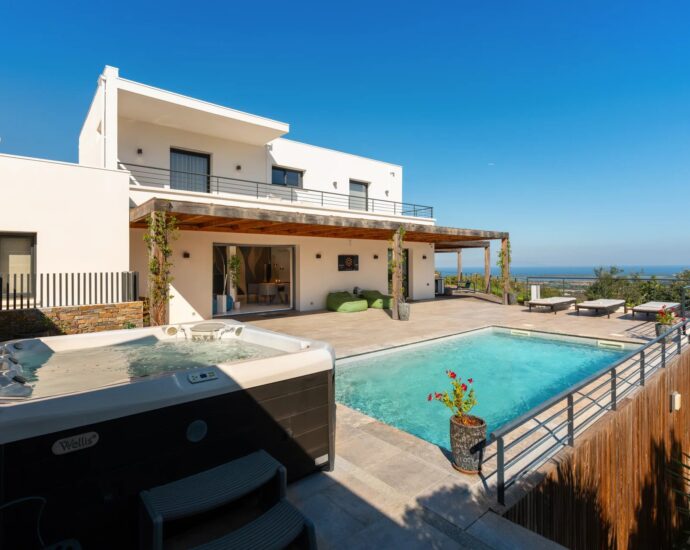 Olmeta -di-Tuda,  Villa vue mer et montagnes panoramique, 4 chambres, piscine, jacuzzi, proche plage, proche Bastia et Saint-Florent