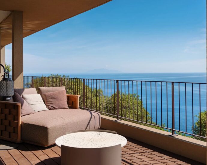 Erbalunga, Contemporary Villa, Panoramic Sea Views, 3 Bedrooms, Study, Pool, Near the Beach and Bastia