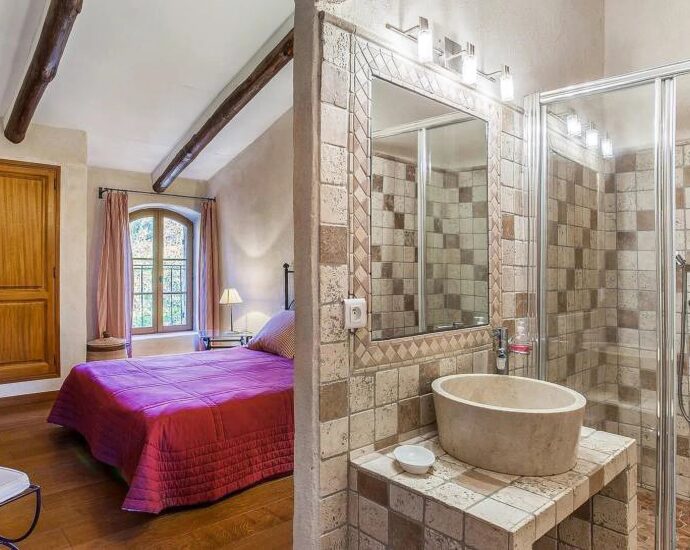 Proche Ile-Rousse, Villa 7 chambres, vue montagnes, piscine.